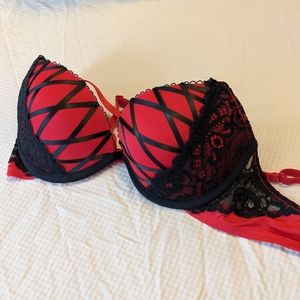 2/$35 La SENZA "The Showoff" bra 34B